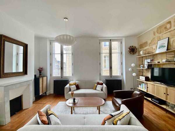 Appartement typiquement bordelais, situé à 50m de la Place Pey Berland (tram A e  Bordeaux : Très bel appartement hypercentre Entire rental unit vacation rental 33961323