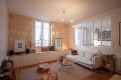 Situé en centre-ville et à proximité du Jardin Public et du célèbre quartier des Bordeaux, France New ✦ Bel appartement - Jardin Public / Chartrons Entire rental unit vacation rental 31164109