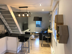 maison de ville moderne individuelle entièrement rénové avec goût  de 60 m² avec La Brède, France Maison de ville 2/4 pers avec jardin (clim). Entire townhouse vacation rental 34693842