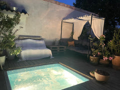 Maison familiale en pierre, située à 10' en tram de la gare de Bx (tram à 5 mn à Bègles, France Maison familiale, piscinette, 15 mn gare Bordeaux. Entire home vacation rental 44424398