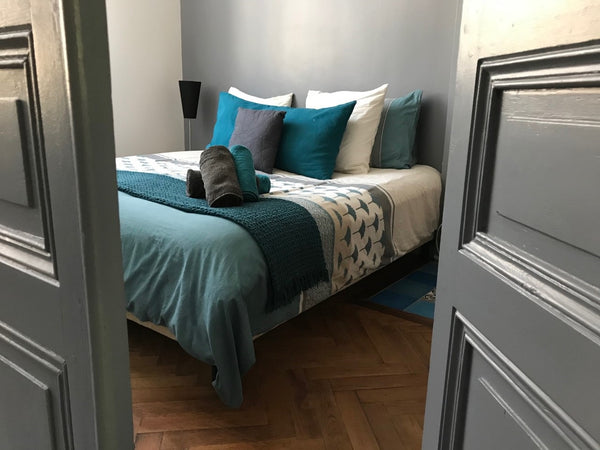 Nous vous proposons une chambre/studio à quelques minutes du centre de Bordeaux  Bordeaux, France Le Clos de Sali     (Chambre - Studio) Private room in townhouse vacation rental 41905457