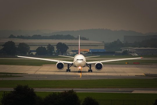 Private Transfer: Heathrow Airport to Gatwick Airport Arrival or Departure Transfer  Private Tours and Travel Guide Europe London CITY London Destination Tour