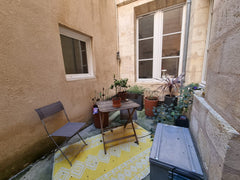 Jolie chambre avec sa salle d’eau et sa terrasse privative ; accès à la cuisine  Bordeaux, France Chambre avec grande terrasse Private room in rental unit vacation rental 48835617