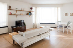 Charmant appartement met zicht op de kadedraal, veel lichtinval.<br />Het bevind Antwerp, Belgium Cozy appartement in het centrum Entire rental unit vacation rental 48599672