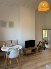 Ce chaleureux studio se trouve à proximité de la Basilique de Koekelberg et de p Uccle, Belgium Beau studio à deux pas de la Basilique Entire rental unit vacation rental 648610555285397646