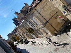 En plein cœur du centre ville de Bordeaux, à proximité d’un arrêt de tram, de to  Bordeaux centre superbe studio neuf Entire rental unit vacation rental 579340322940073683