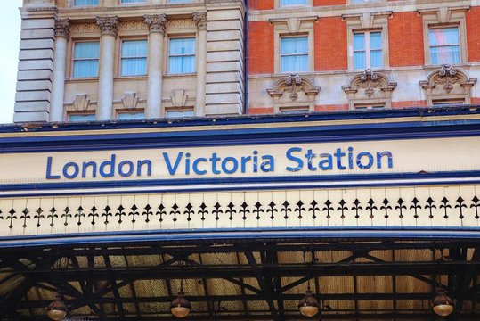 Private One Way or Round Trip Transfer: Kensington SW London to Gatwick Airport  Private Tours and Travel Guide Europe London REGION South East England Destination Tour