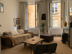 Spacieux appartement de 80m2 situé dans le coeur du "vieux Bordeaux", quartier c Bordeaux, France Charmant appartement dans le centre historique Entire rental unit vacation rental 31951189