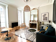 Venez découvrir les charmes de Bordeaux dans notre appartement idéalement situé  Bordeaux, France Superbe appartement refait à neuf - Jardin Public Entire rental unit vacation rental 54137279