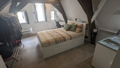 Ce logement parfaitement situé offre un accès facile à tous les sites et commodi  Studio - centre ville Private room in condo vacation rental 675398289057212188