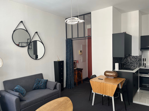 Venez profiter d'un véritable cocon en plein cœur du centre historique de Bordea  Cocon en plein centre historique Entire rental unit vacation rental 649727046893228158