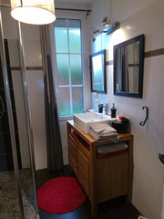 Plein centre du Bouscat agréable chambre avec salle de bain. Entrée privée. Hype Le Bouscat, France Belle chambre centre ville au calme Private room in townhouse vacation rental 24328129