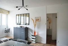 Venez poser vos valises dans cet appartement lumineux, calme et confortable. Sit Bordeaux, France *EMILE* 2 chambres proche hyper-centre Entire rental unit vacation rental 48437514