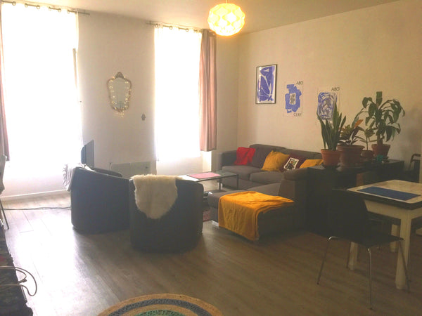 Grand appartement confortable situé en plein centre ville. Entre la rue Sainte-C Bordeaux, France Grand appartement au coeur du centre ville ! Entire rental unit vacation rental 36305668