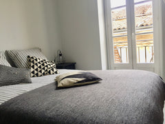 Venez découvrir les charmes de Bordeaux dans notre appartement au coeur du centr Bordeaux, France Le charmant quai Bourgeois Entire rental unit vacation rental 16971260