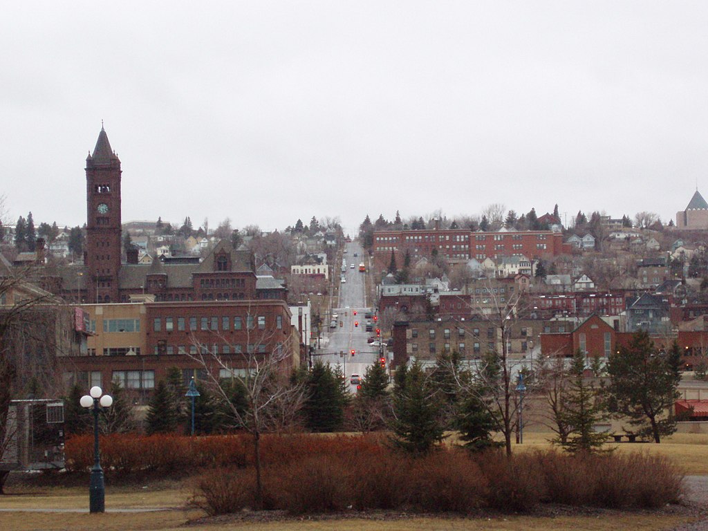 Duluth Trip and Vacation Guide. Plan You Visit to Duluth, Best places to see and what to do in Duluth. Music festivals in Duluth. Lake Superior Lighthouse must see, scenic views. Travel to Duluth. Best Beer Pubs in Duluth. Where to eat.