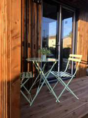 A lovely wooden house near to Bordeaux.<br />You're looking for a quiet area and Mérignac, France A lovely wooden Tiny House Entire cabin vacation rental 645631715830641956