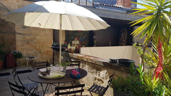 Un charme fou pour cet appartement contemporain au cœur du quartier historique d Bordeaux, France Loft contemporain avec terrasse et garage Entire loft vacation rental 8810275