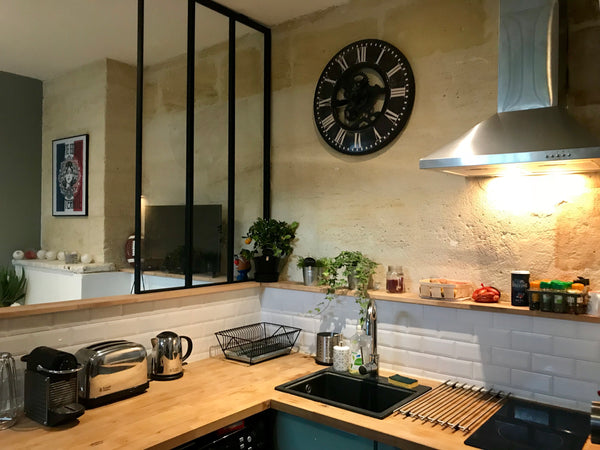 Appartement très bien situé à 15 min à pied du grand théâtre de Bordeaux. L'entr Bordeaux, France Appartement calme à deux pas du centre ville. Entire rental unit vacation rental 19805844