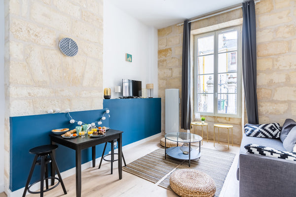 Superb and bright studio of 30sq near St. Catherine Street for 4p<br /><br /><b>  2 Studio superb and bright near St Catherine Entire rental unit vacation rental 39288209