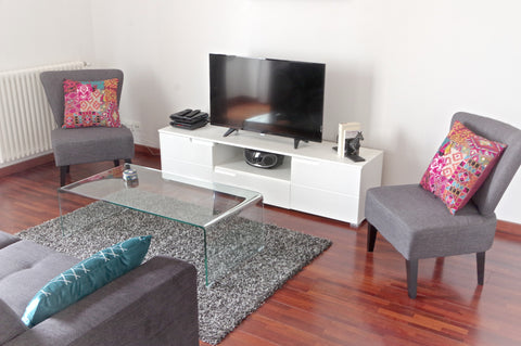 Location saisonnière meublée dans un bel appartement spacieux de 95 m2 au 4e éta  Télégraphe - 95m2 standing avec parking, centre Entire rental unit vacation rental 18780662