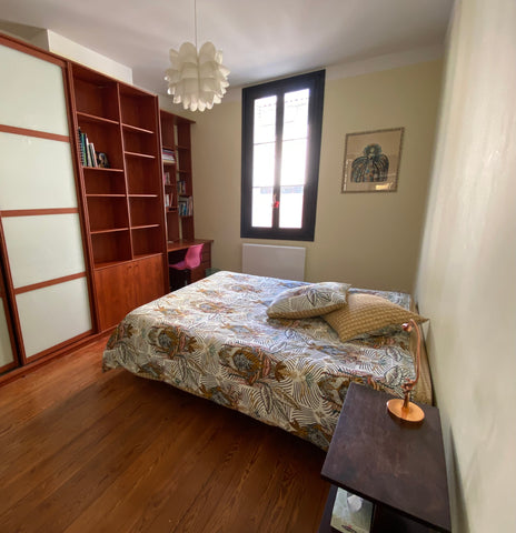 Suite spacieuse, avec salle d’eau privée. Tram palais de justice. Parking privé  Bordeaux, France Bienvenue chez nous Private room in bed and breakfast vacation rental 685945951128783654