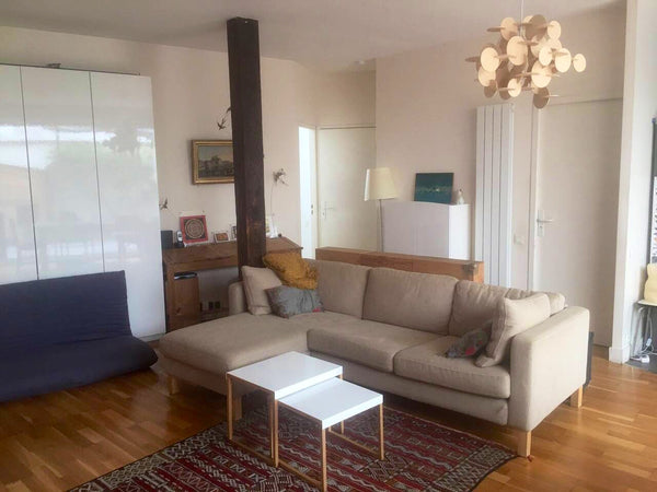 Grand appartement avec 3 chambres et 2 salles de bain, une grande cour terrasse  Bordeaux, France Grand appartement 5 min de l’hyper centre Entire rental unit vacation rental 38097494