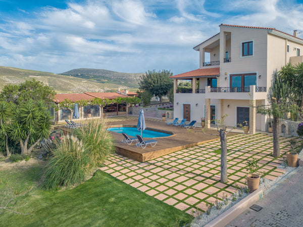 The villa in Kokkini Chani has 3 bedrooms and has capacity for 6 people. <br />T Rethimnon, Greece Rural Villa Entire villa vacation rental 40445561
