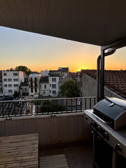 Ce loft de 120 m², très bien équipé et idéalement placé, bénéficie de 3 chambres Bordeaux, France Grand loft lumineux avec terrasse en centre ville Entire loft vacation rental 602810136315548993