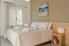 Newly renovated luxurious studio with magnificent sea view to the Libian sea. <b Chania, Greece Luxury Studio El Arte on the beach Entire rental unit vacation rental 26150044