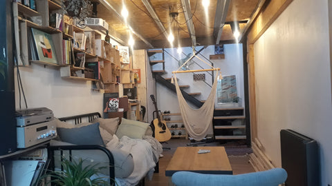 Maison pleine de charme située à Bordeaux, à 5 min de l’Aréna à pied. Idéal pour Yerres, France Petite maison entre le chalet et le loft! Entire townhouse vacation rental 52702384