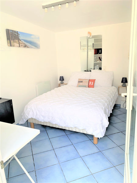 Chambre indépendante de la maison principale, située dans un jardin au calme au   Chambre cosy indépendante dans un jardin verdoyant Private room in guesthouse vacation rental 629324613267008340