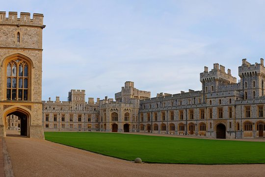 Private Chauffeured Luxury Minivan to Windsor Castle from London  Private Tours and Travel Guide Europe London CITY London Destination Tour