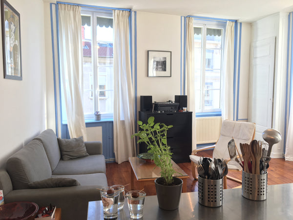 My cosy flat is ready to welcome you for your stay in Lyon! Thanks to its very w Lyon, France Nice renovated flat located 2min from subway Entire rental unit vacation rental 19629156