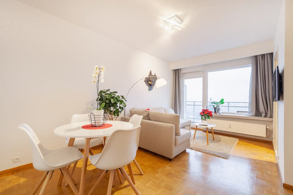 WALKING DISTANCE FROM CITY CENTER!<br />Only 5 minutes walk to trendy neighbourh Brussels, Belgium Modern apartment with panoramic view over Antwerp Entire rental unit vacation rental 45595382