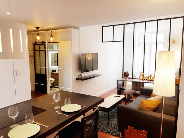 Bel appartement design très lumineux (traversant) Quais des Chartrons (rue Poyen Bordeaux, France Appartement Chartrons lumineux & Design Entire rental unit vacation rental 22415835