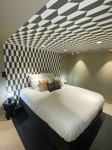 Situé en plein cœur de la fameuse rue Sainte Catherine, la plus grande rue comme Bordeaux, France Le confidentiel Sainte Catherine Entire rental unit vacation rental 51036371