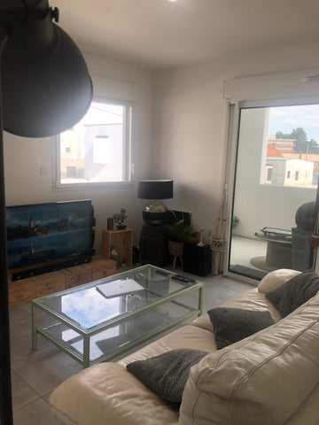 Venez vous détendre dans ce lieu calme et lumineux, à quelques arrêt du centre h Bordeaux, France Appart entier, lumineux avec balcon et tramway Entire condo vacation rental 45075629