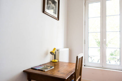 Please, contact before booking.<br /><br />4 km Bordeaux (30 min on the bus or f Bordeaux, France Small bedroom with the vue on the river Private room in rental unit vacation rental 41208164