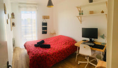 Bright and cosy apartment near Bordeaux.<br />You will enjoy a private bedroom a Bordeaux, France Bordeaux St Jean:  Cosy room in shared condo Private room in condo vacation rental 19572971