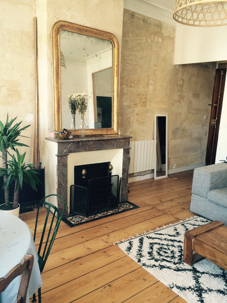 Beau 2 pièces aux pierres apparentes, accueillant, douillet, typique ! Peut accu Bordeaux, France Charmant appartement Bordelais Entire rental unit vacation rental 21034688