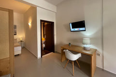 With its convenient location, the property offers easy access to the city's/ isl Créteil, France 1 Bedroom renovated Apt. in Heraklion Entire condo vacation rental 687489065574620768