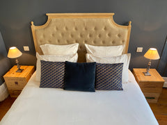 You dream of an elegant house (entirely private) in a district classified by UNE Bordeaux, France 🛫❤️Romance in the heart of Bordeaux⭐️ Entire townhouse vacation rental 24603793