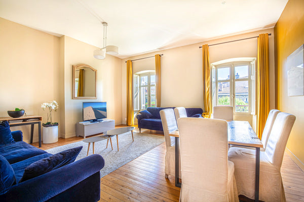 Magnificent T3 of 76m2 full of charm, in Quinconces for 4 people<br /><br /><b>T  Magnificent T3 of charm in Quinconces for 4 people Entire rental unit vacation rental 45748535