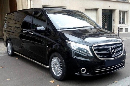 Departure Private Transfer: Liverpool to Manchester Airport MAN in Luxury Van  Private Tours and Travel Guide Europe London CITY Liverpool Destination Tour