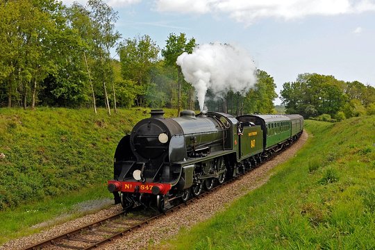 Bluebell Steam Railway & Vineyard Bus Tour  Private Tours and Travel Guide Europe London CITY Brighton Destination Tour