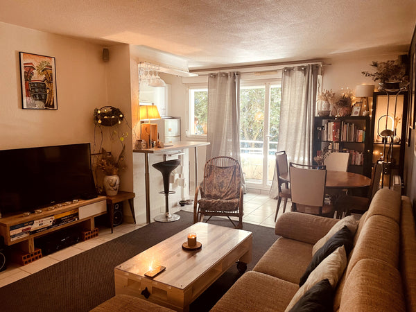 Appartement T2 de 40 m2 situé dans une résidence <br />à 5 min du tram et de tou Bordeaux, France Appartement en résidence situé Chartrons-Marques Entire condo vacation rental 670227156712722214