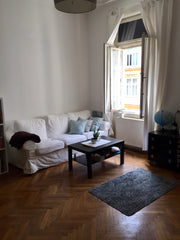 The apartment is in the city centre of Vienna - by foot you are 5 minutes away f Vienna, Austria Big room in Vienna’s old town Private room in rental unit vacation rental 26349623