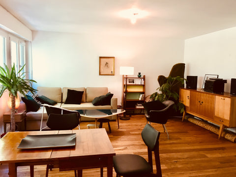 Cet appartement traversant, au 5ème étage avec ascenseur, spacieux, chaleureux,  Bordeaux, France T2+ agréable, chaleureux, 60m2, quartier Ste-Croix Entire condo vacation rental 27126572