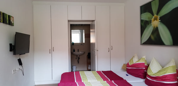 Sie wohnen in einer sehr ruhigen Lage in einem sehr gemütlichen und sauberen Zim Lanzendorf, Austria Privatzimmer 